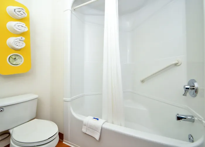 6-page, Az Hotel 4*