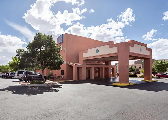 6-page, Az Hotel 4*