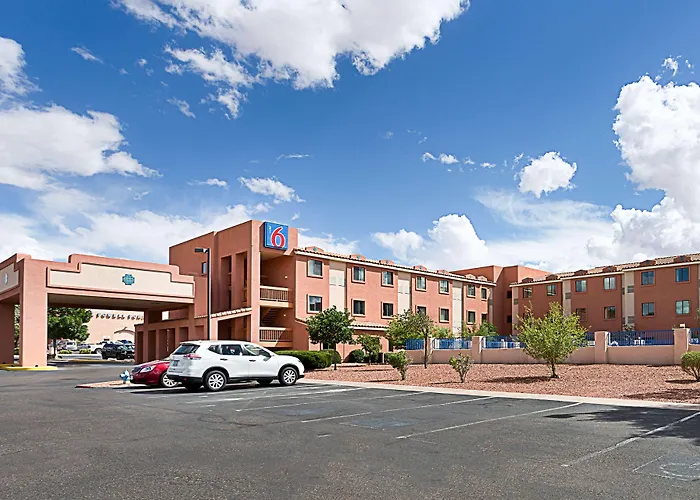 6-page, Az Hotel 4*