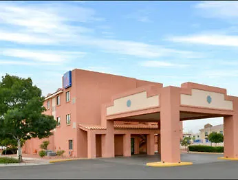Hotel 6-page, Az