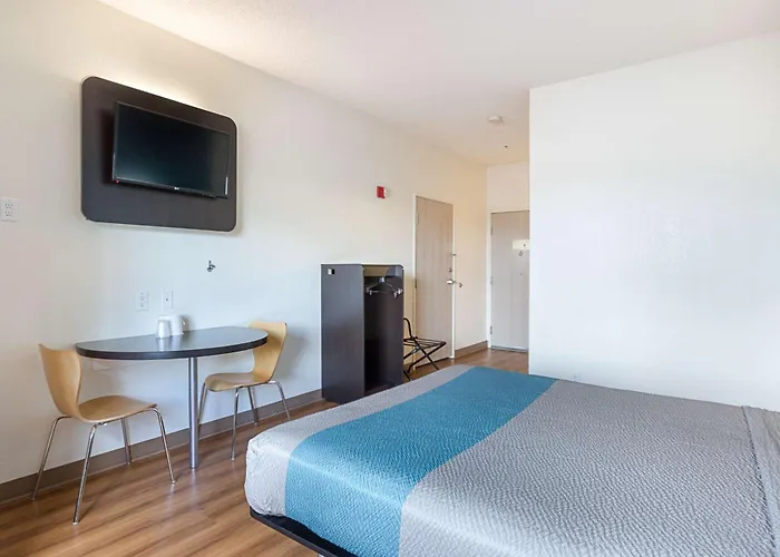 6-page, Az Hotel 4*