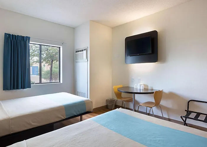 6-page, Az Hotel