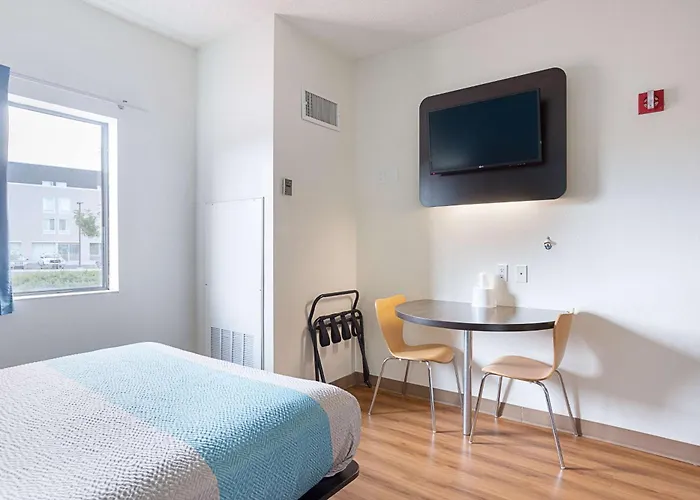 Hotel 6-page, Az 4*