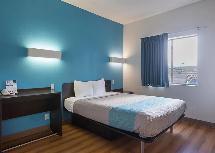 6-page, Az Hotel 4*